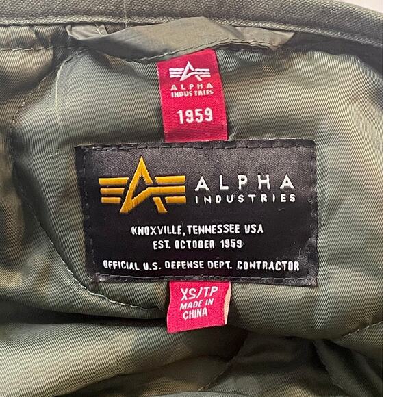 Alpha Industries Women's Long Quilted Liner Jacket in Green Size XS - Picture 7 of 10